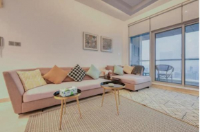 Stylish 1 Bedroom With Balcony in Torch Tower